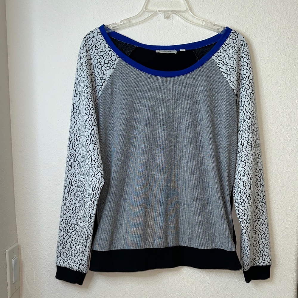 bay studio Gray and Black Long Sleeve Top, M, EUC